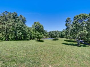7450D Strader Rd, Summerfield, NC 27358