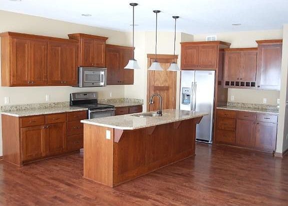 4th image of 1465 Amundson Ln