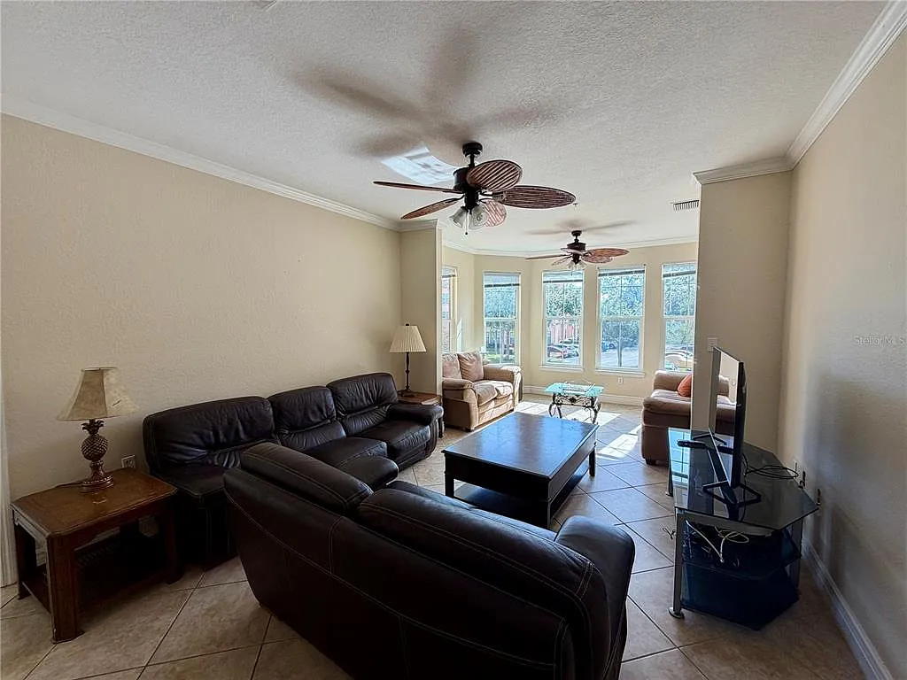 2 bed, 2.0 bath, 1230 sqft, $2,300 — Photo 3