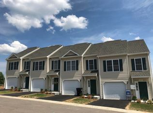 6849 Village Green Dr, Roanoke, VA 24019