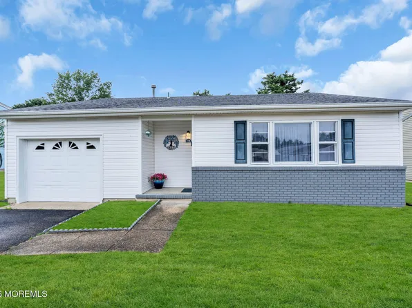 214 Westbrook Drive, Toms River, NJ 08757
