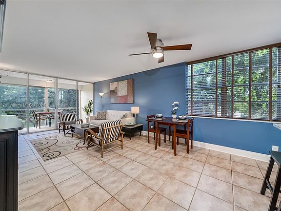 4th image of 9481 Evergreen Pl APT 301