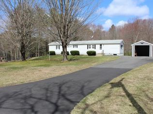 121 South St, Petersham, MA 01366