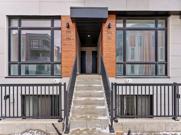 5 Steckley House Ln #Townhouse 704, Richmond Hill, ON L4S 0N2