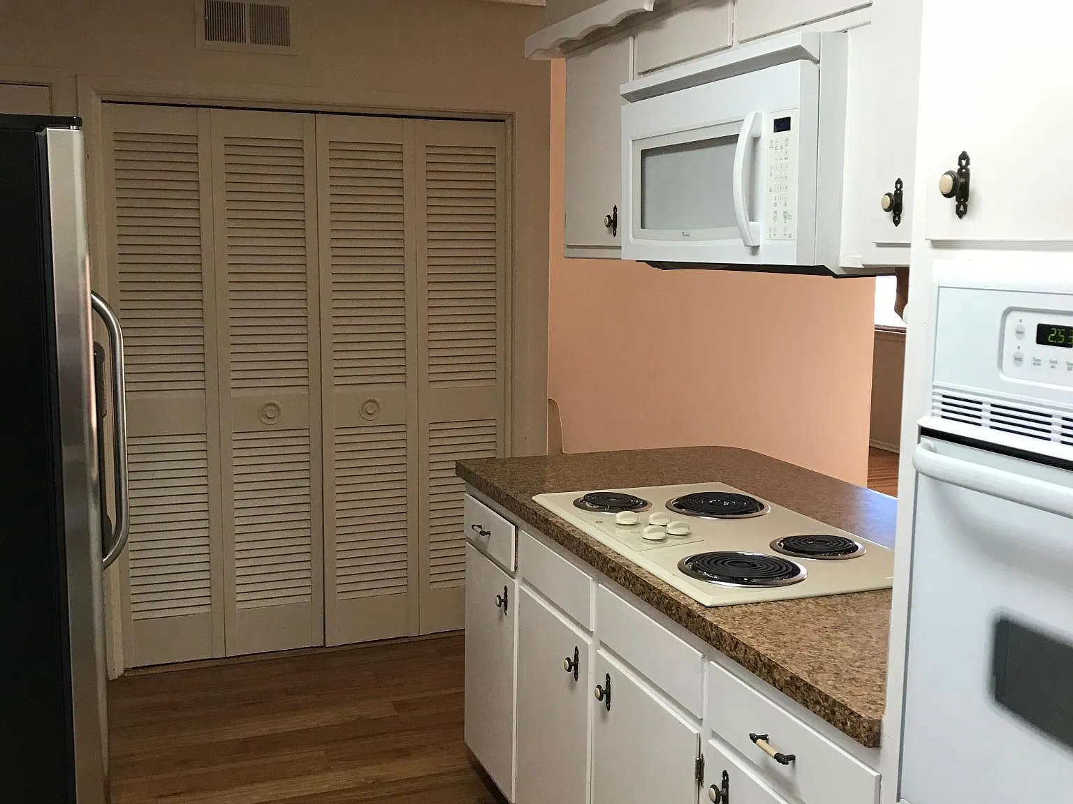8201 E Peach Tree Ln — Photo 3
