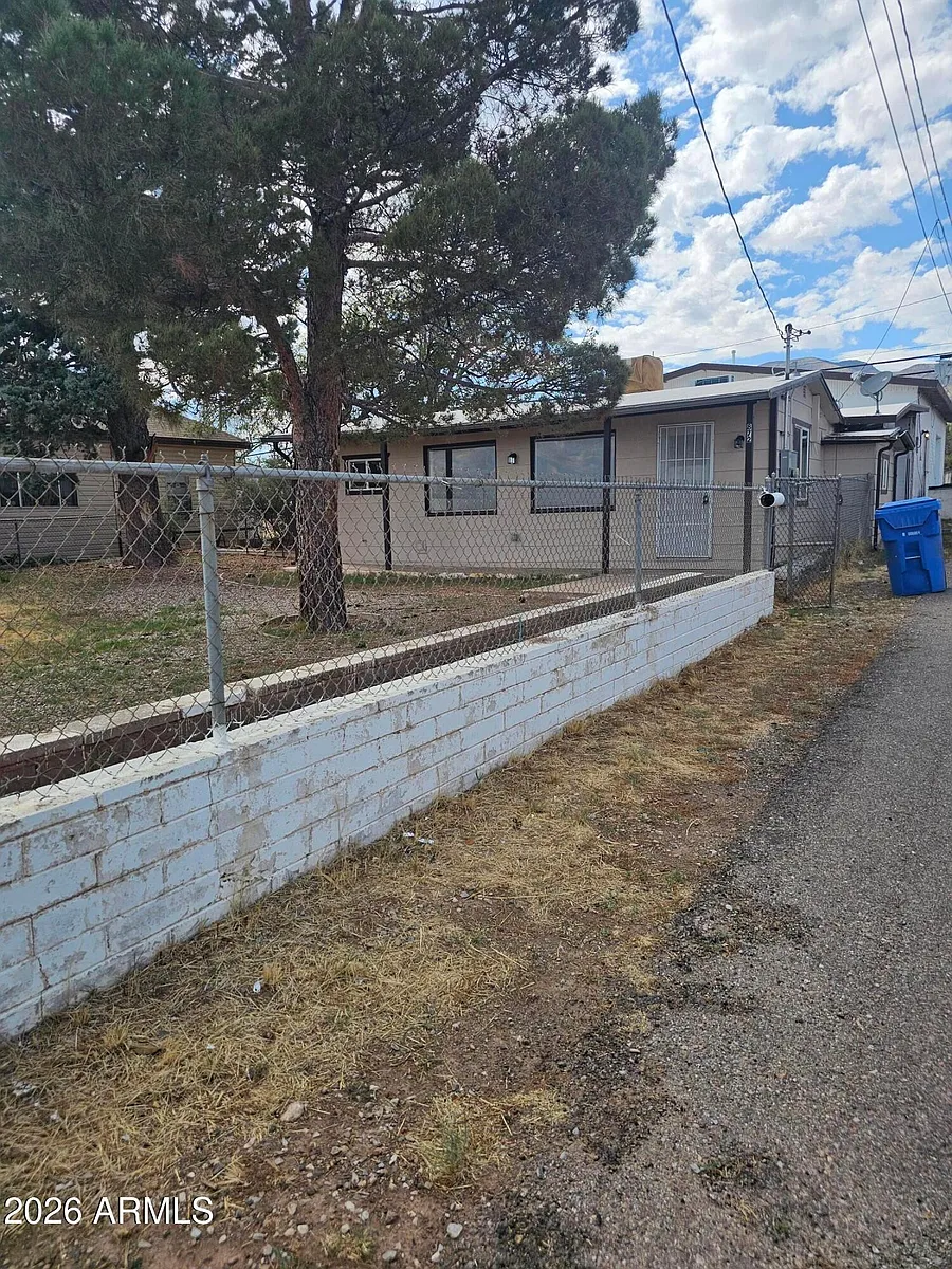 Building Photo - 872 W 92nd Hwy #A