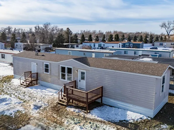 1305 Pioneer Trl, Mandan, ND 58554