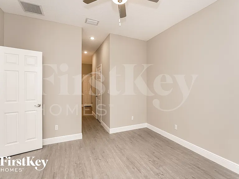 674 Tobias St SE — Photo 9