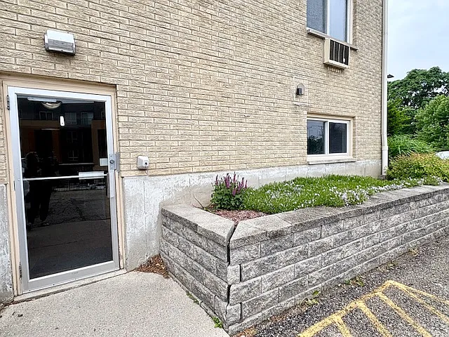 1667 Capital Ave #2 — Photo 12