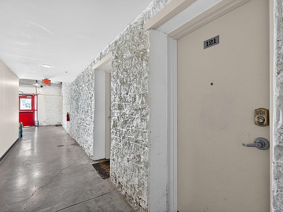 3rd image of 585 S Upper St APT 121