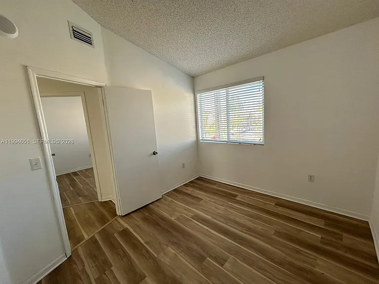 6255 Kendale Lakes Cir #225 — Photo 36