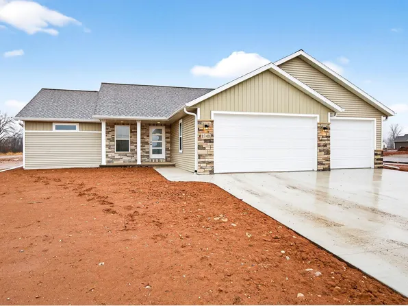 1743 Legacy Ln, Neenah, WI 54956