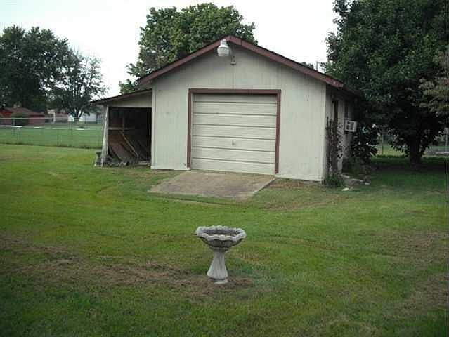 2nd image of 2661 Cole Dr