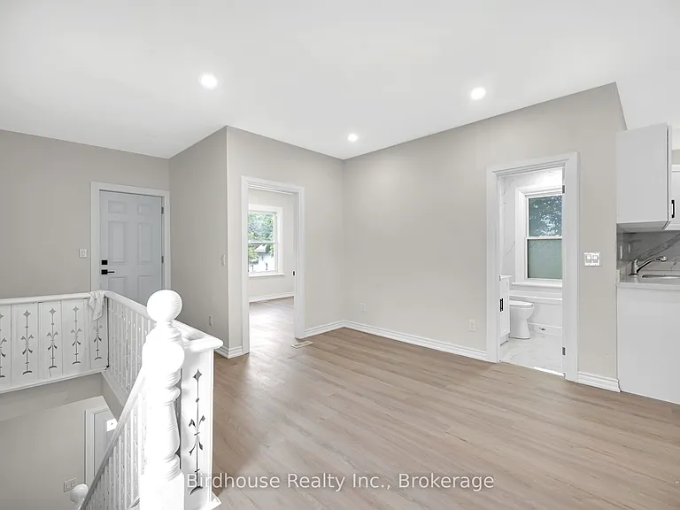 108 Lindsay St S #C — Photo 5