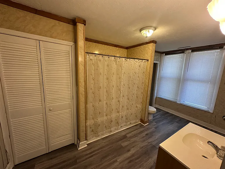 218 Holmes St #B — Photo 8