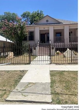 1st image of 124 Glenwood Ct #2