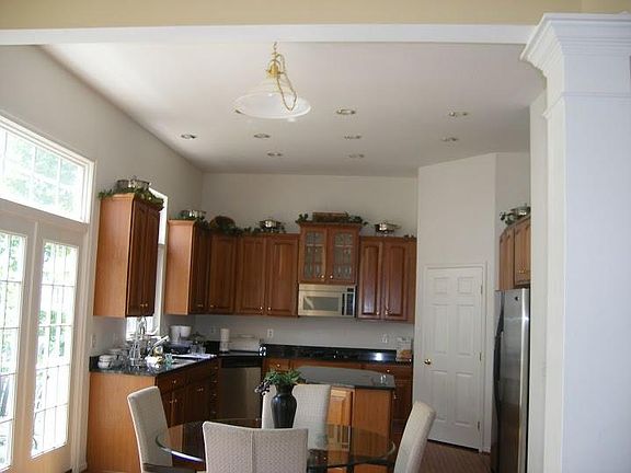 3rd image of 9106 Park Cove Dr