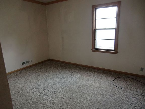 2nd image of 1800 Villa Ave