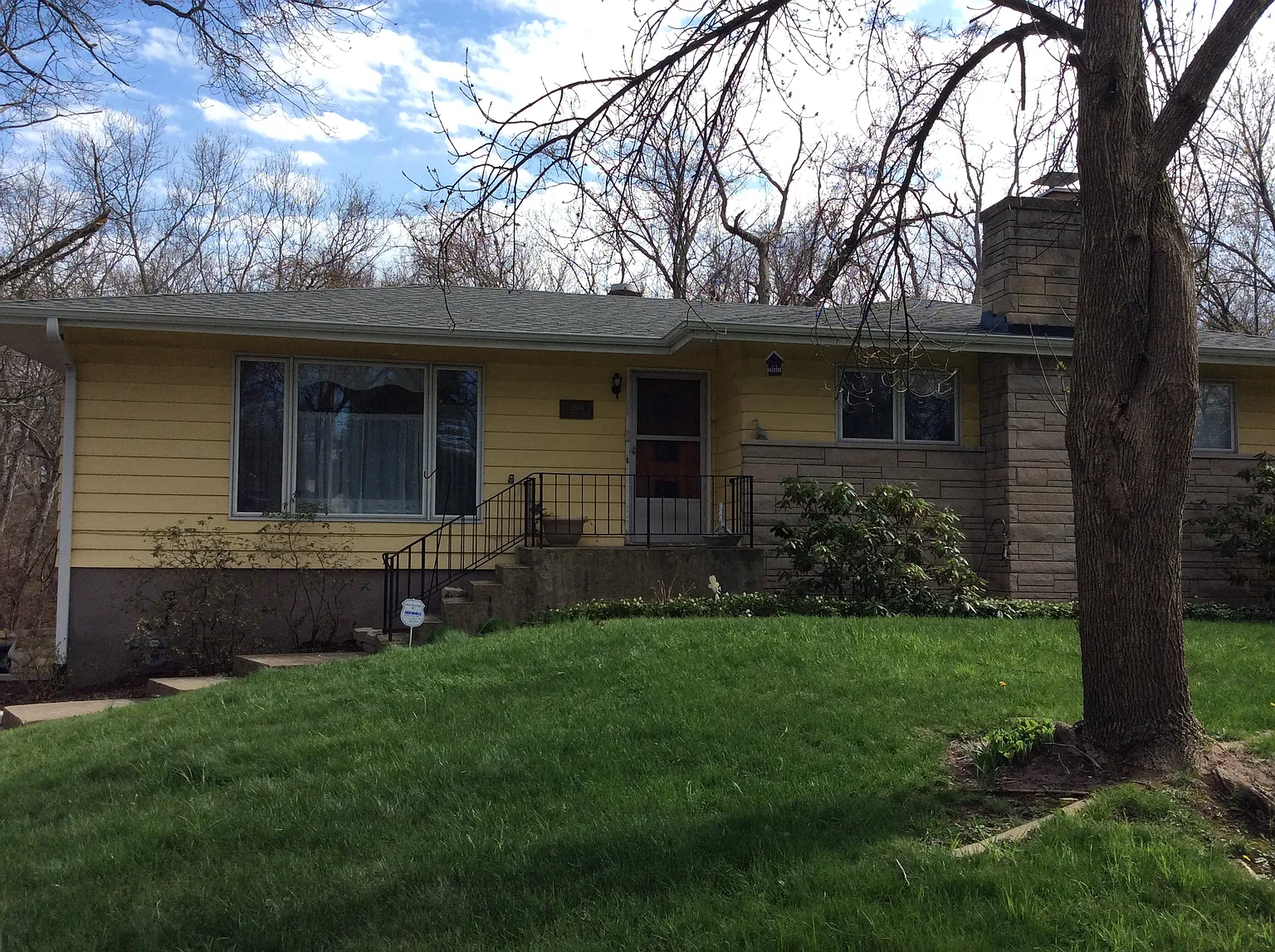 2015 Melrose Dr photo 1