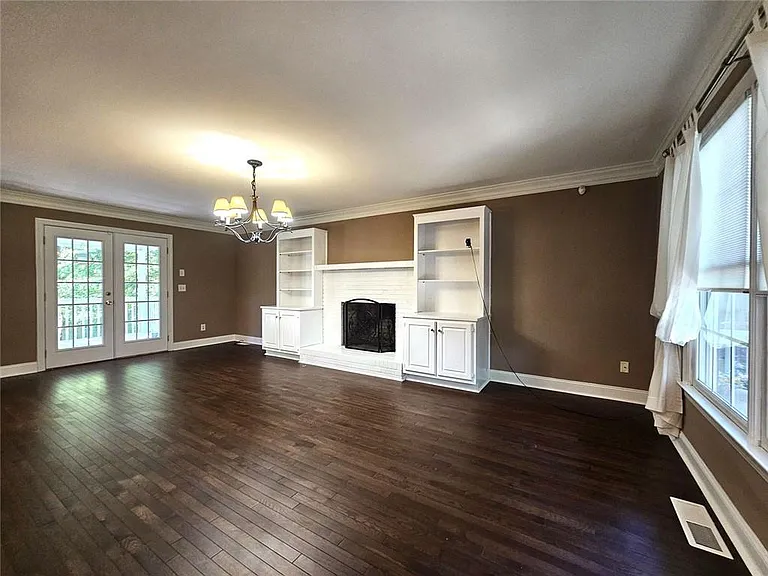 1473 Mayfield Rd — Photo 2