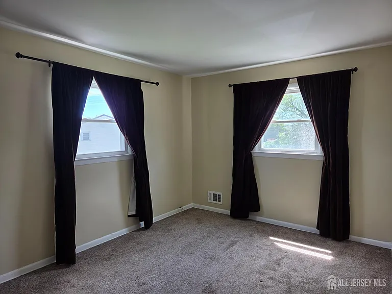 8 Chester Ct — Photo 16