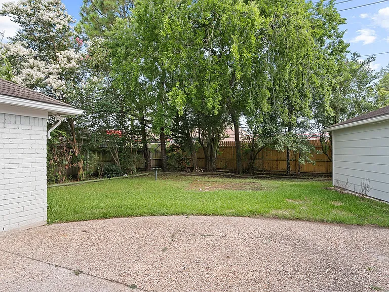 10623 Wickersham Ln — Photo 38