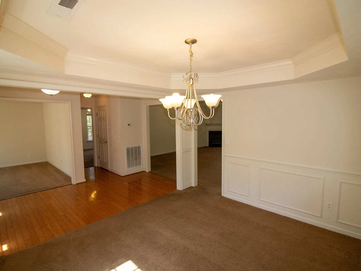 5 bed, 2.5 bath, 2068 sqft, $2,800 — Photo 3