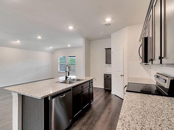3rd image of 2322 Bellewood Ct