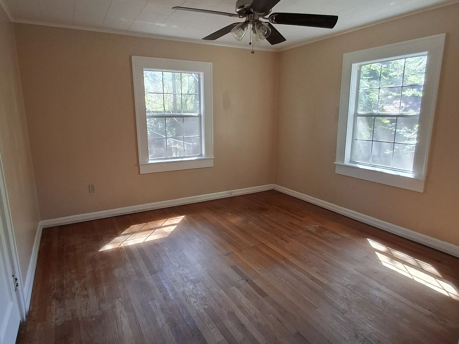3 bed, 1270 sqft, $950 — Photo 4