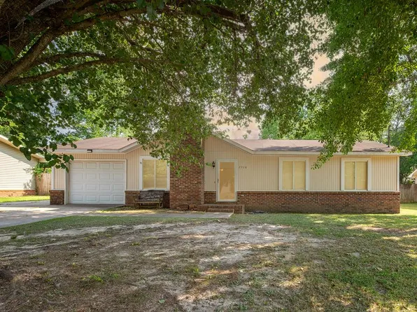 2310 Aberdeen Rd, Dothan, AL 36301