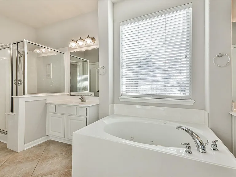 9506 Gramond Hall Ct — Photo 30
