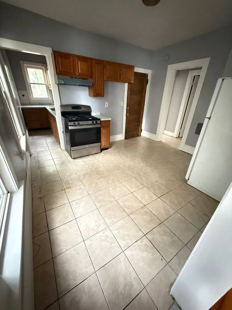 62 Ellsworth — Photo 3