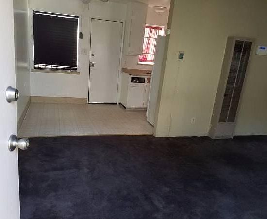2nd image of 10506 Pearmain St