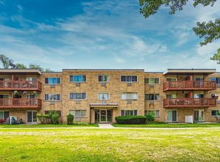 728 Dempster St #207, Mount Prospect, IL 60056