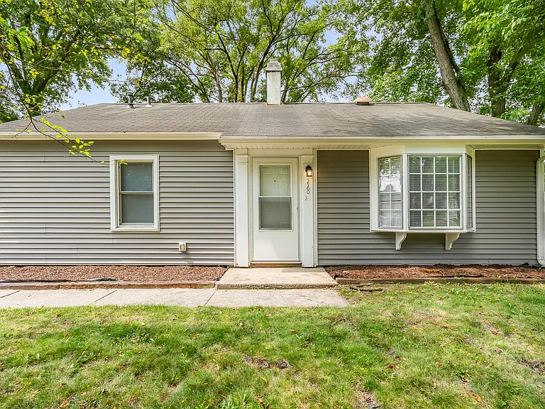 2360 Arrow St — Photo 1