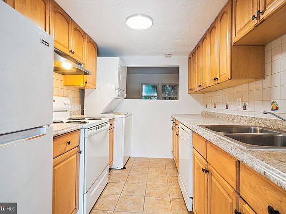 4th image of 2948 Buell Ct