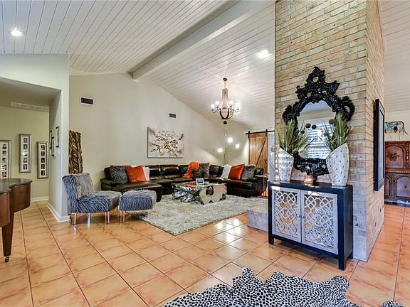 4th image of 126 Carefree Cir