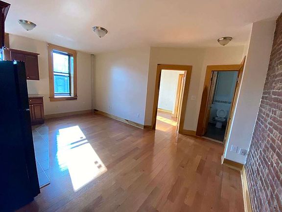 2nd image of 31 E 21st St #E7