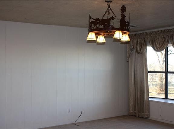 4th image of 2409 W Wallace St