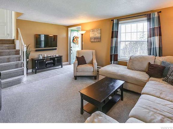 3rd image of 83 Cadman Dr