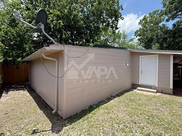 1026 Flanders Ave — Photo 15