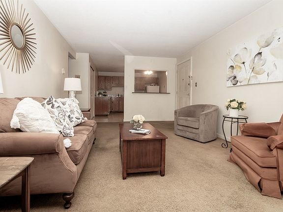 5th image of 74 Beach St Unit 6-8