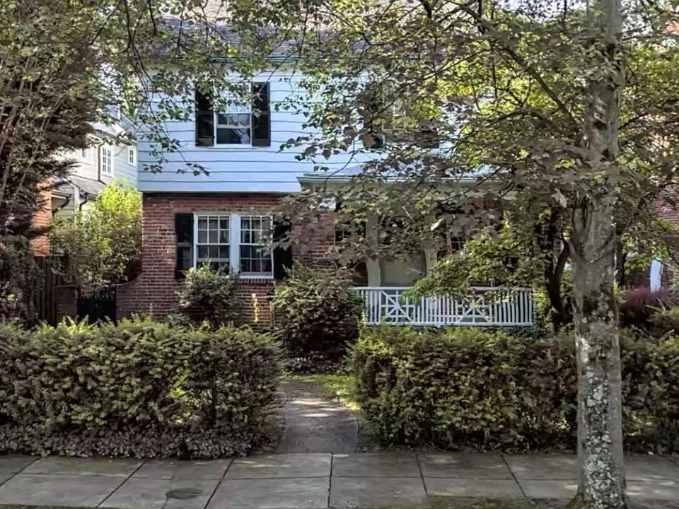 2nd image of 4626 Ellicott St NW