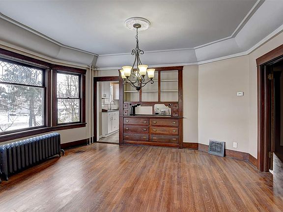 5th image of 1001 W Providence Ave