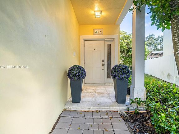 4th image of 357 NE 35th Ter