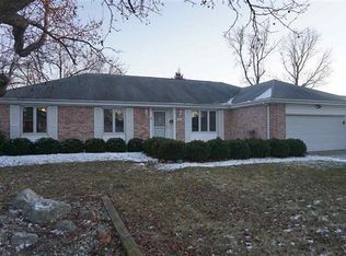 455 Mayfair Dr, Lincoln, IL 62656
