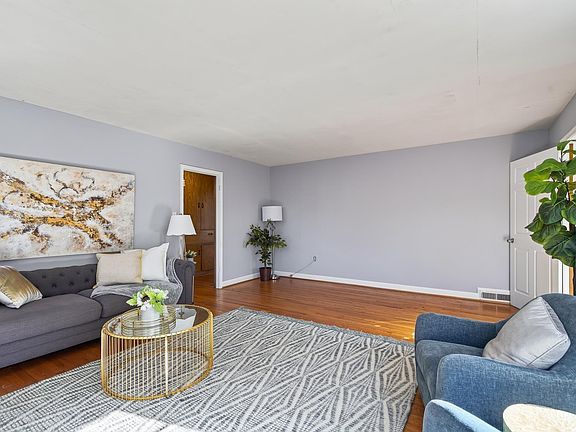 4th image of 612-612 1/2 Mississippi St