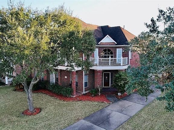 3rd image of 2731 Lakeside Village Dr