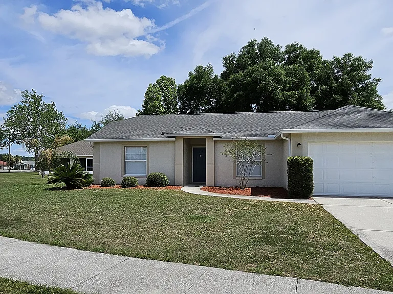 325 Trade Wind Dr — Photo 1