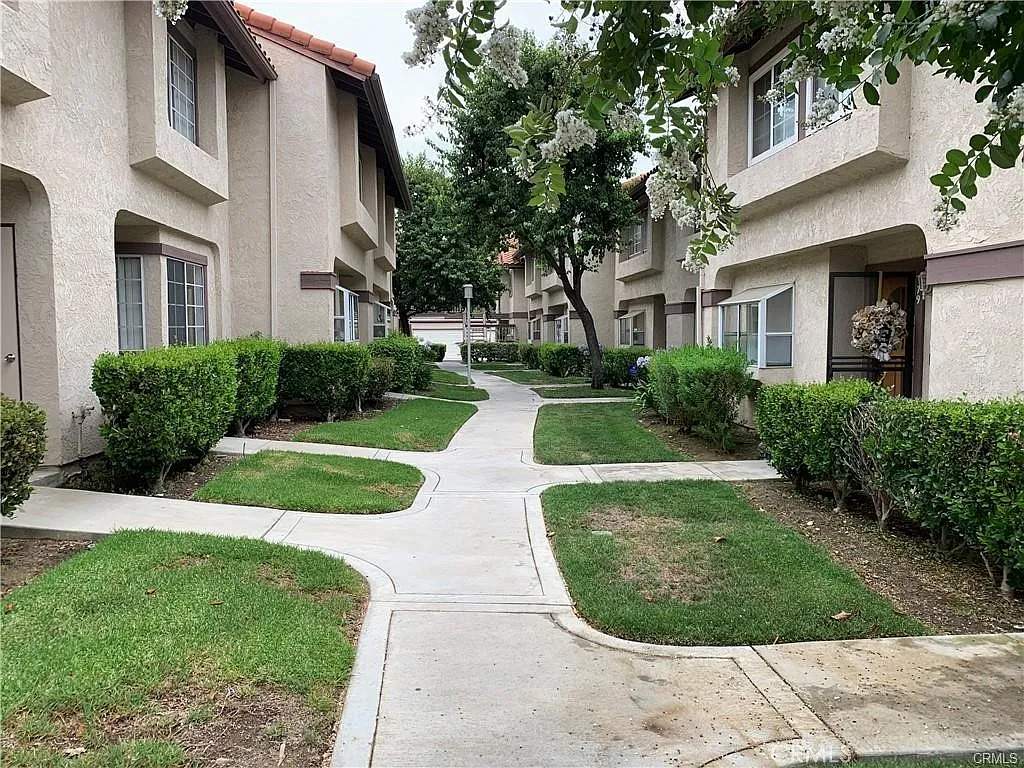 2 bed, 2.5 bath, 1265 sqft, $3,500 — Photo 1